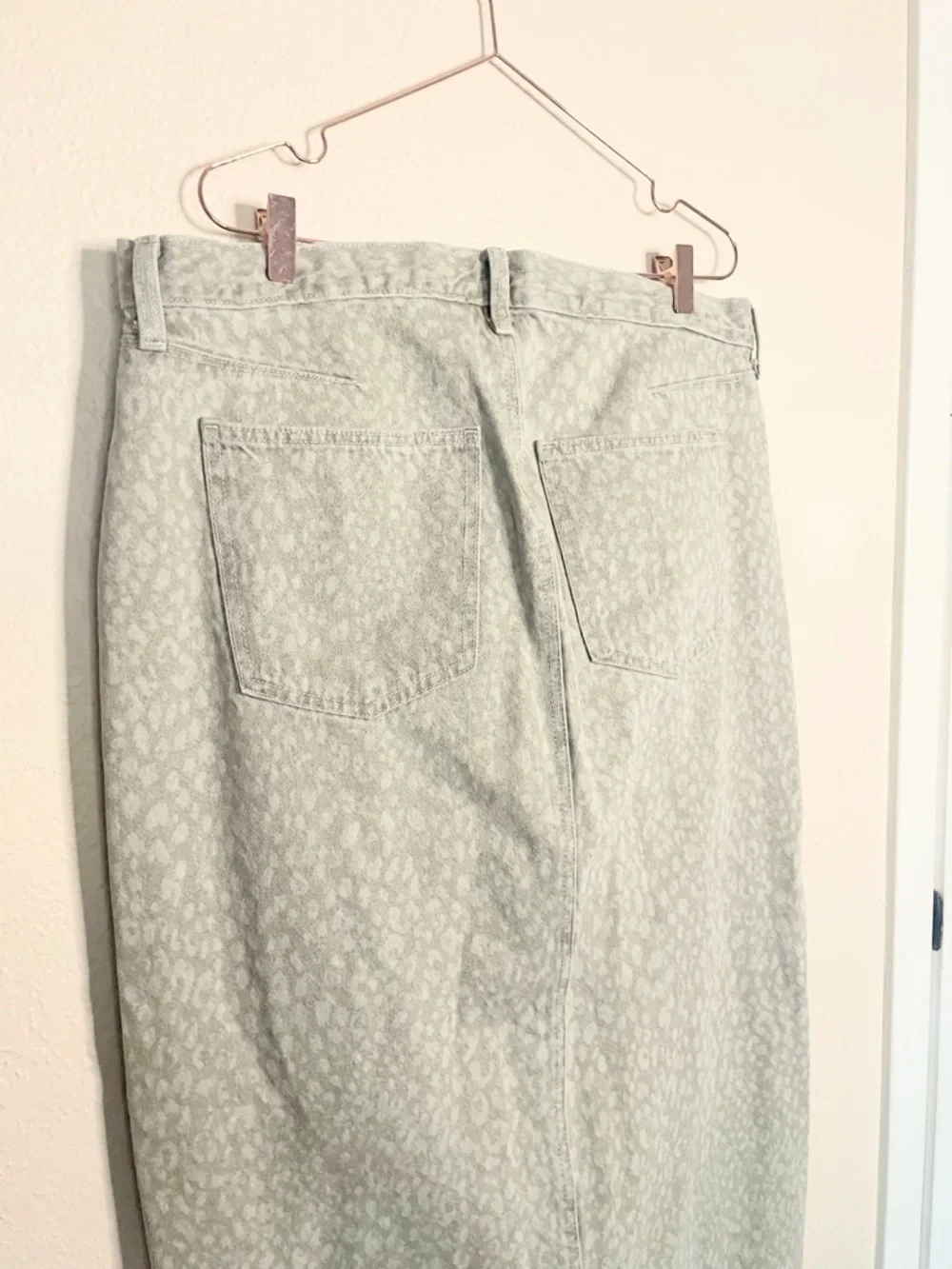 Universal Thread Gray Leopard Print Denim Midi Skirt Size 16